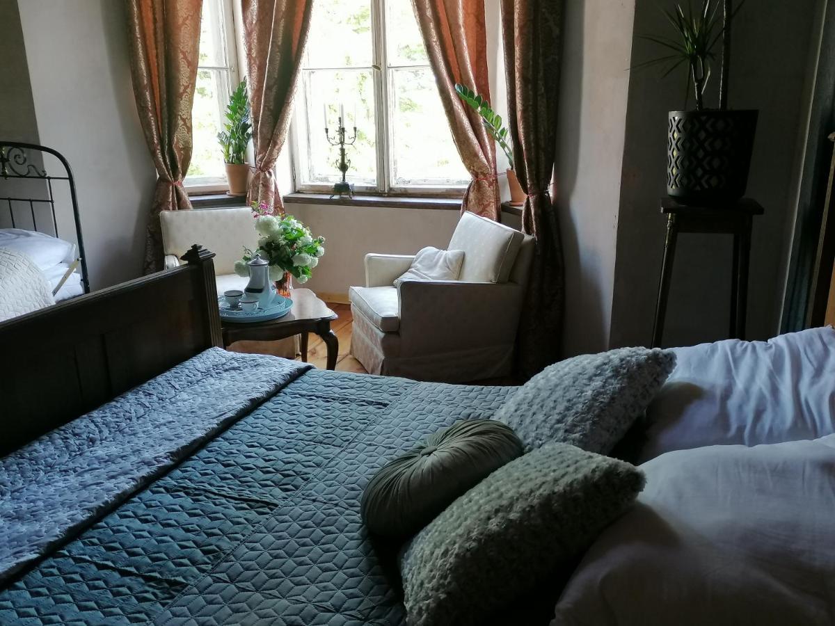 Palac Paprotno Karnice Esterno foto