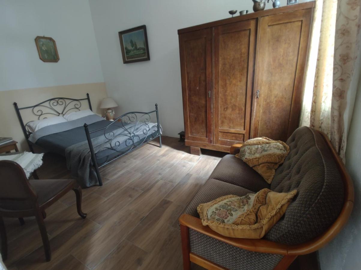 Palac Paprotno Karnice Esterno foto