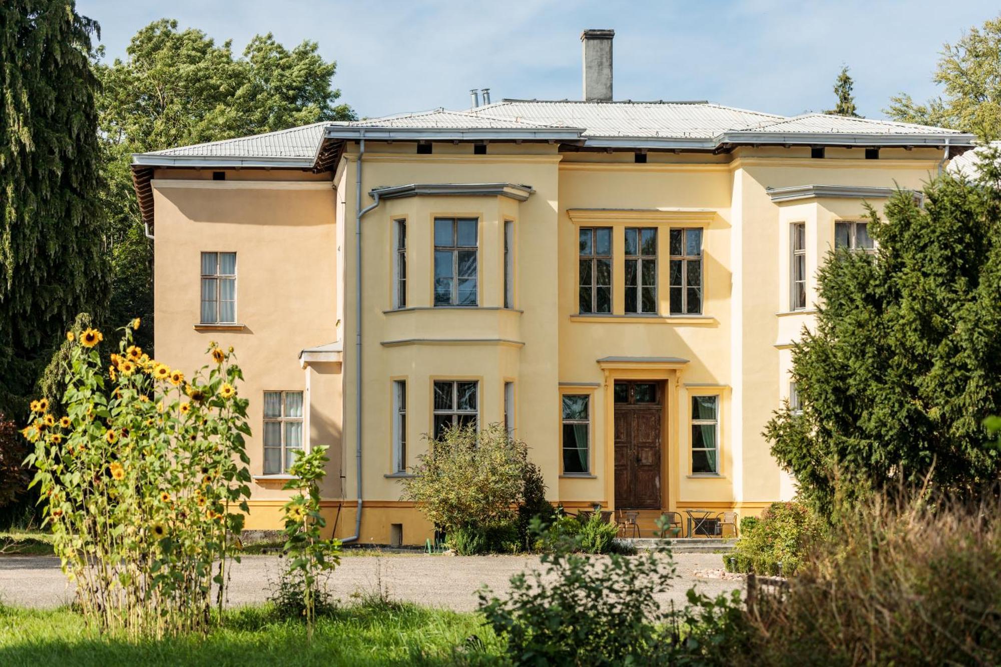 Palac Paprotno Karnice Esterno foto